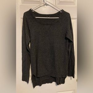 EUC 📦 The Limited size Large long sleeve shirt.